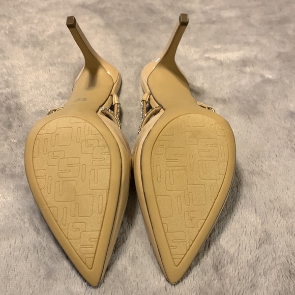 UNISA Tan Patent Pumps 11M - Picture 3 of 6